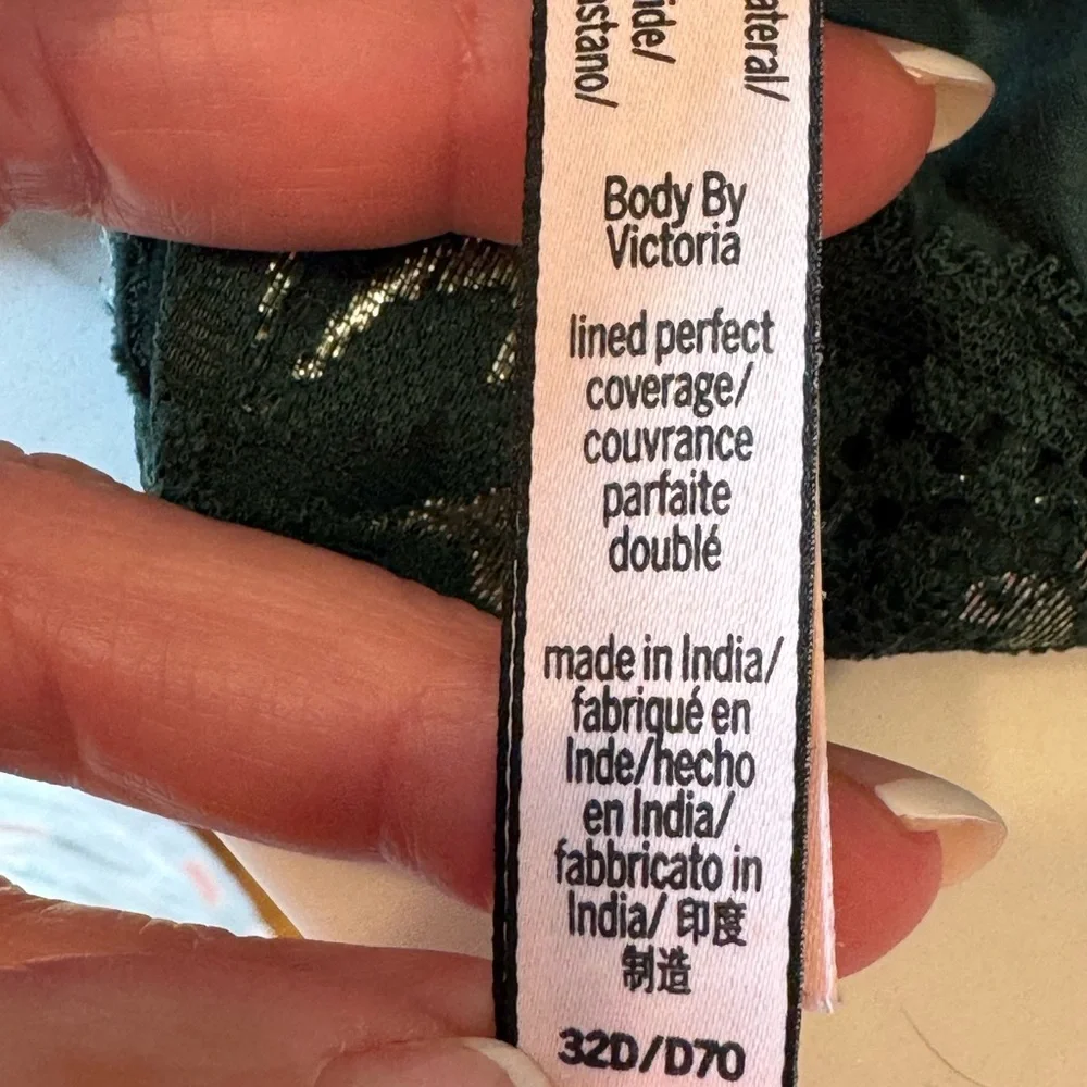 Victoria’s Secret Body By Victoria Lined Perfect Coverage Bra Green Gold 32D